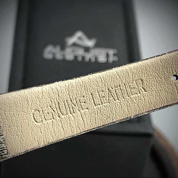 August Steiner Women's Leather Diamond Watch - Picture 4 of 6